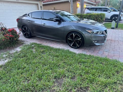 Used 2017 Nissan Maxima 3.5 SL FWD image 2