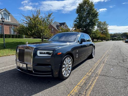 Used 2018 Rolls-Royce Phantom Sedan image 1