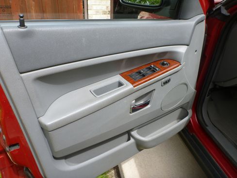 Used 2005 Jeep Grand Cherokee Limited AWD/4WD image 11