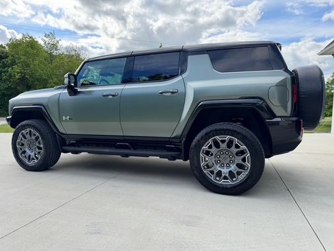 Used 2024 GMC Hummer EV 3X w/ LPO, Illumination Package image 10