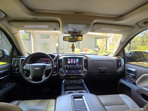 Used 2018 Chevrolet Silverado 1500 LTZ Z71 image 5