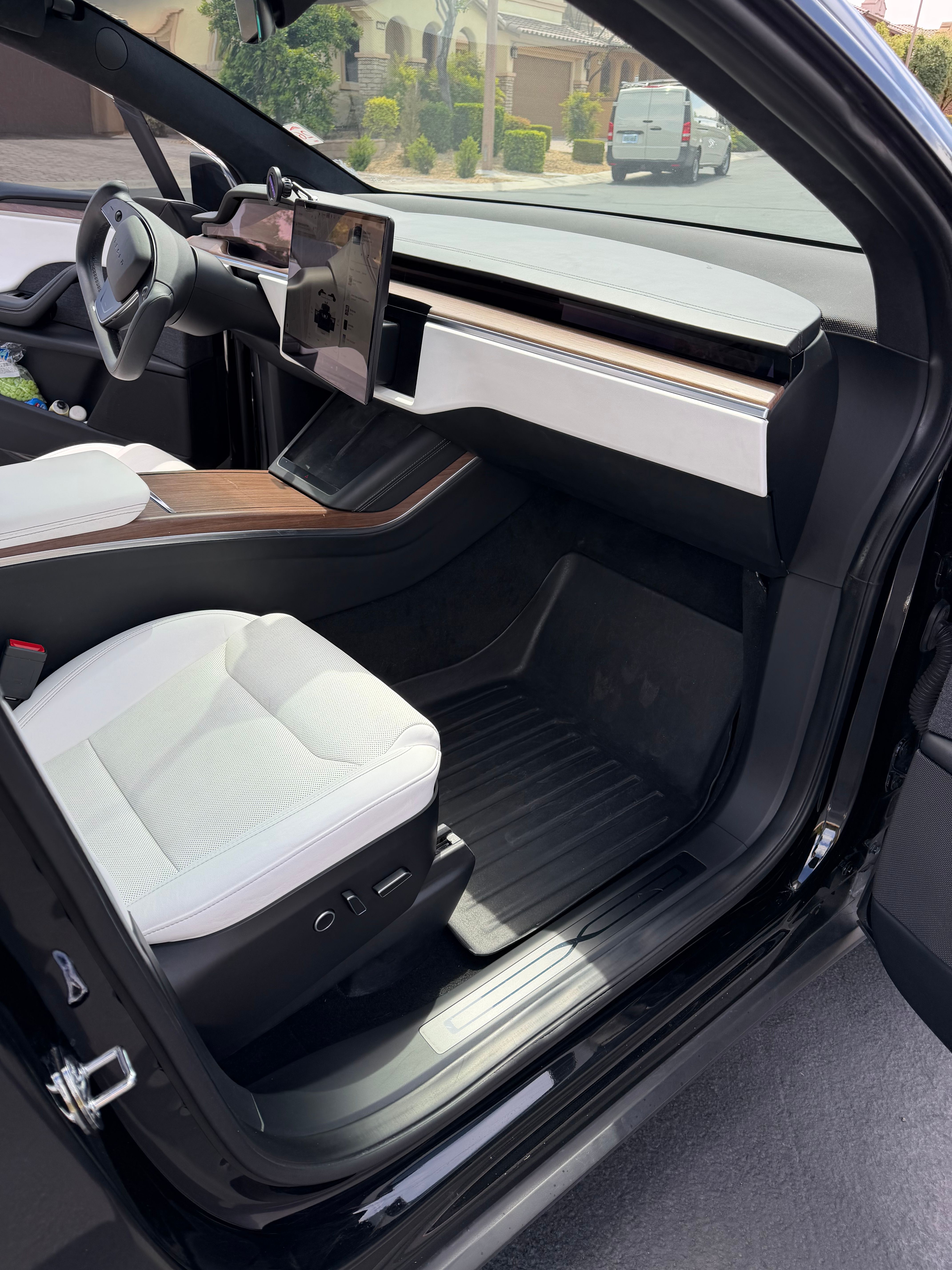 Used 2022 Tesla Model X AWD/4WD image 4