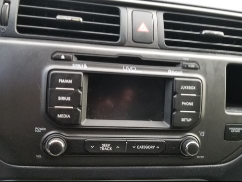 Used 2013 Kia Rio EX w/ Convenience Pkg image 9