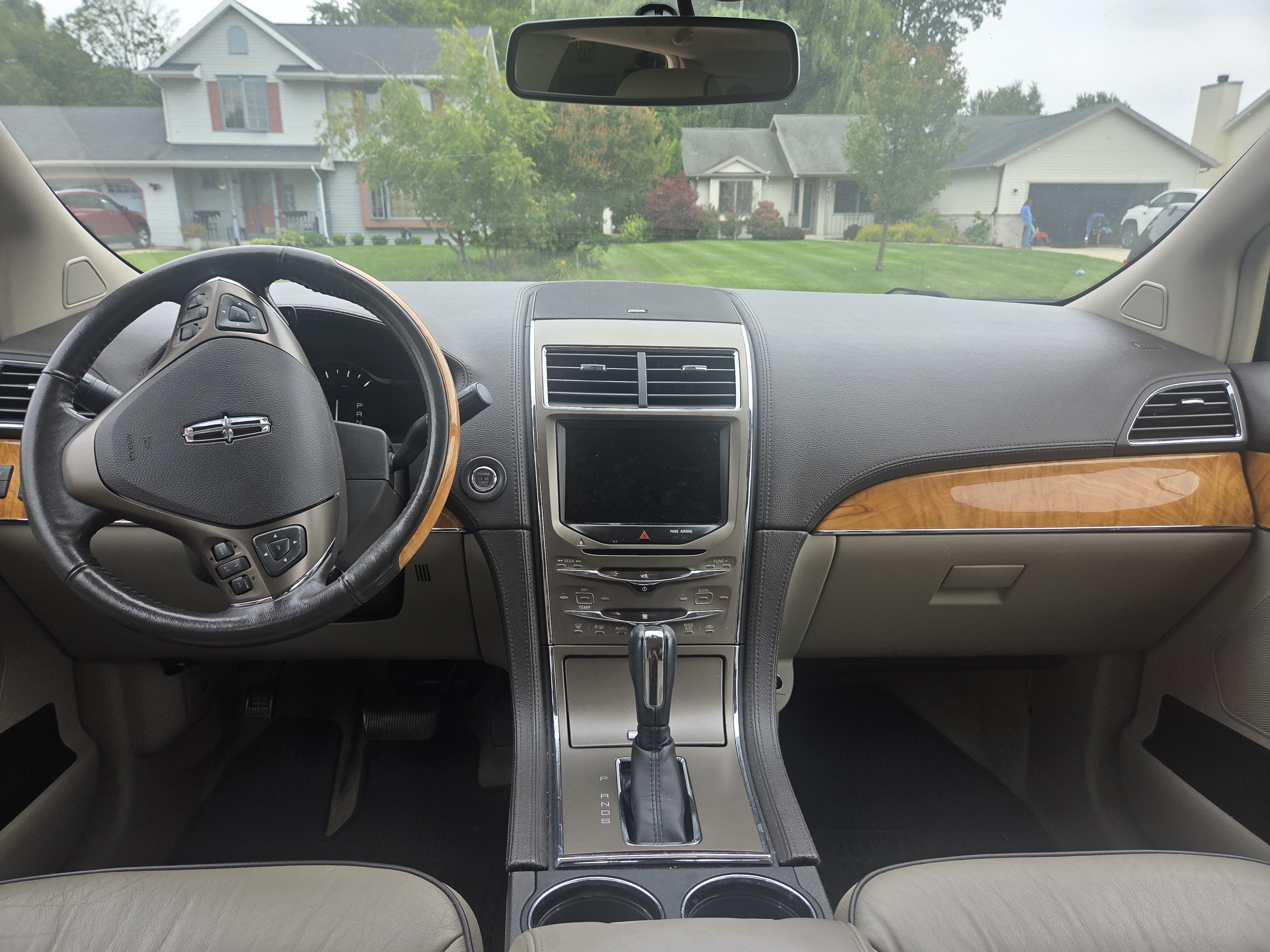Used 2013 Lincoln MKX AWD image 4