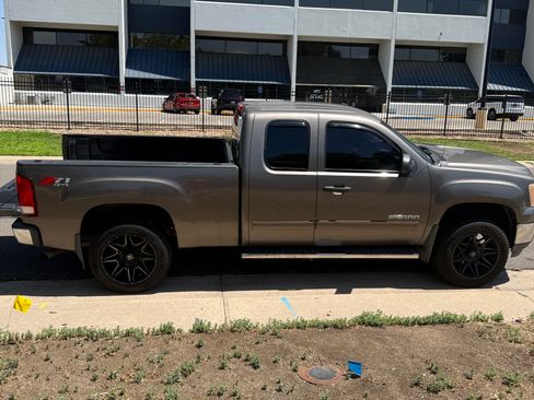 Used 2012 GMC Sierra 1500 SLE w/ Power Tech Package AWD/4WD image 6