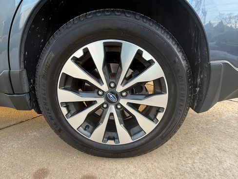 Used 2016 Subaru Outback 3.6R Limited image 13