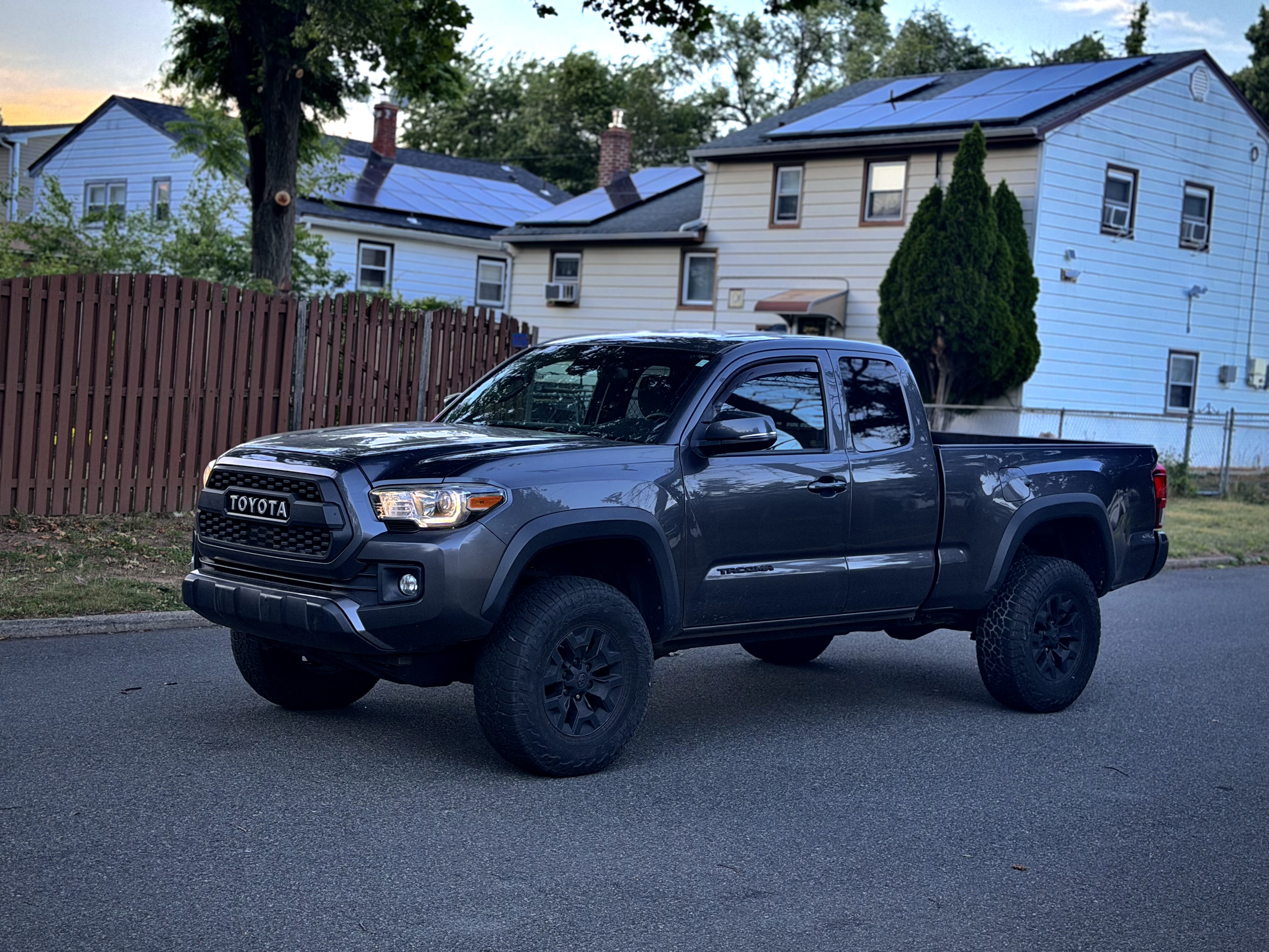 Used 2019 Toyota Tacoma TRD Off-Road AWD/4WD image 13