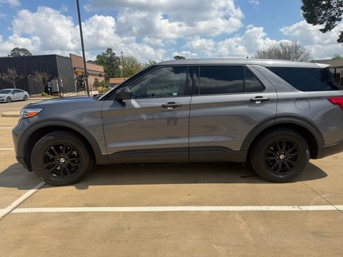 Used 2021 Ford Explorer 2WD image 1