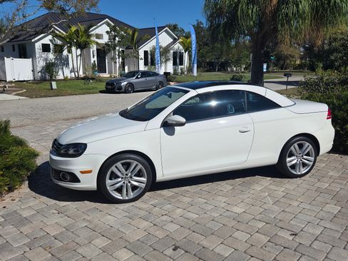 Used 2014 Volkswagen Eos Executive image 1