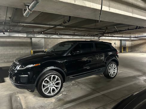 Used 2017 Land Rover Range Rover Evoque SE Premium image 1