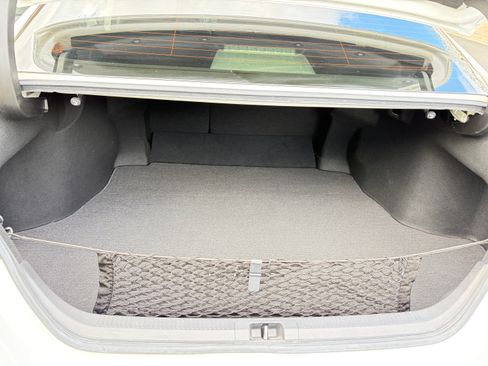 Used 2018 Toyota Camry LE image 12