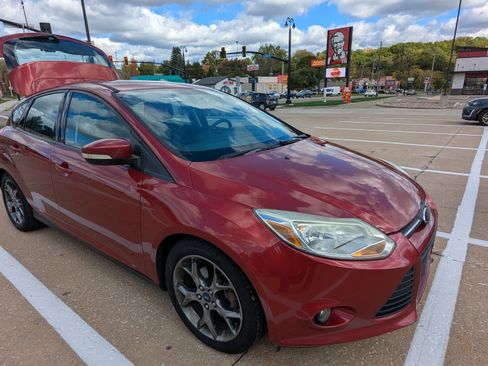 Used 2014 Ford Focus SE w/ Equipment Group 201A image 14