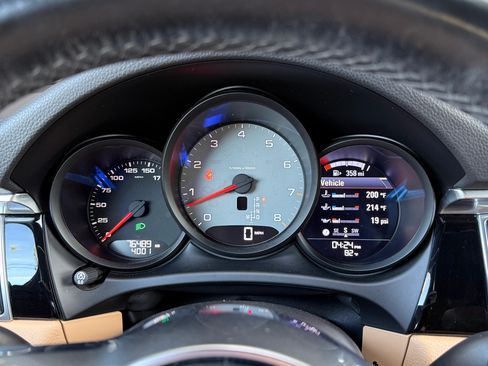 Used 2017 Porsche Macan S image 19