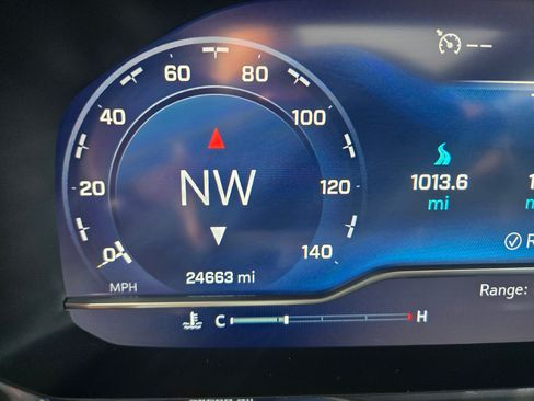 Used 2022 Chevrolet Tahoe Z71 w/ Z71 Off-Road Package image 32