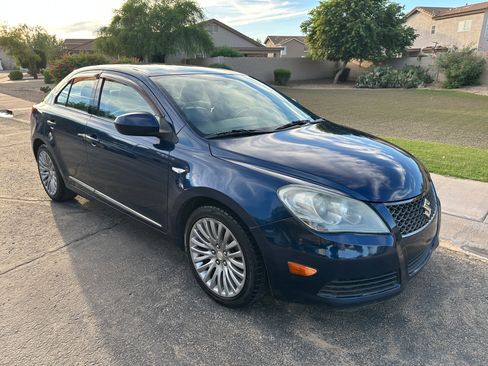 Used 2011 Suzuki Kizashi SE image 2