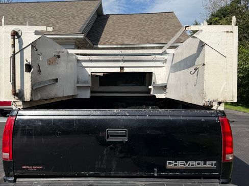 Used 1998 Chevrolet Silverado 1500 2WD Extended Cab w/ Preferred Equipment Group 2 image 4