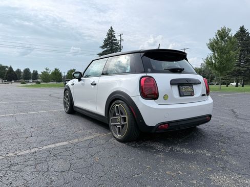 Used 2024 MINI Cooper SE FWD image 6