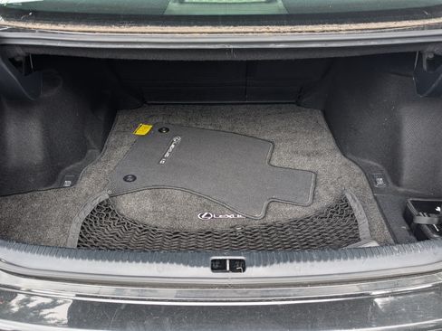 Used 2018 Lexus IS 300 F Sport w/ F Sport Package image 18