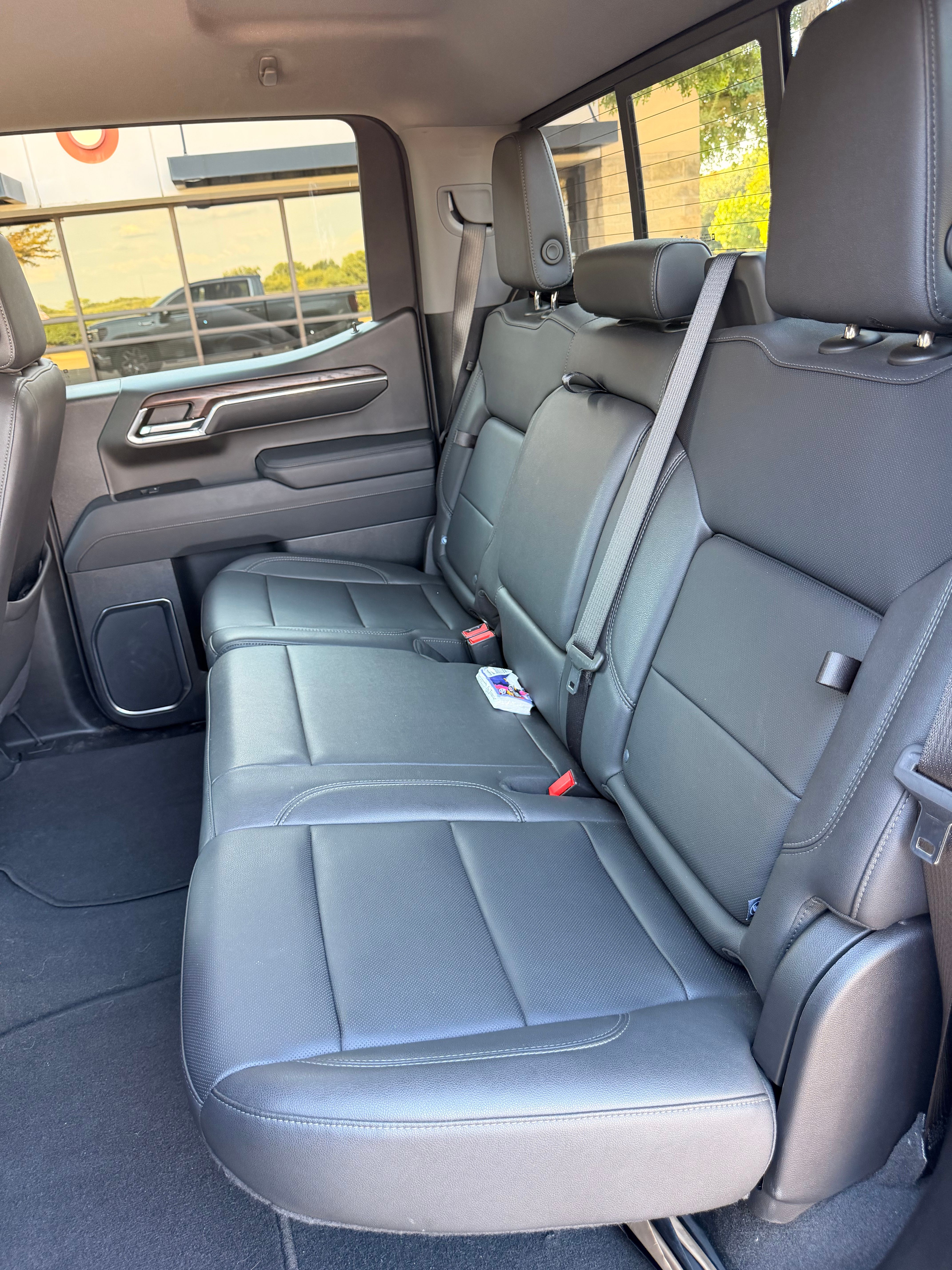 Used 2024 GMC Sierra 1500 SLT AWD/4WD image 19