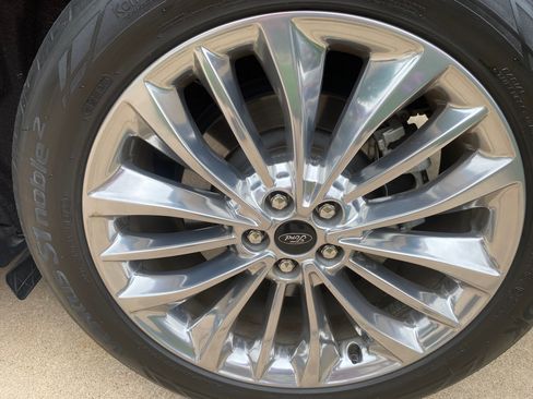 Used 2024 Ford Edge Titanium w/ Titanium Elite Package AWD/4WD image 10