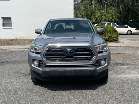 Used 2018 Toyota Tacoma SR5 RWD image 1