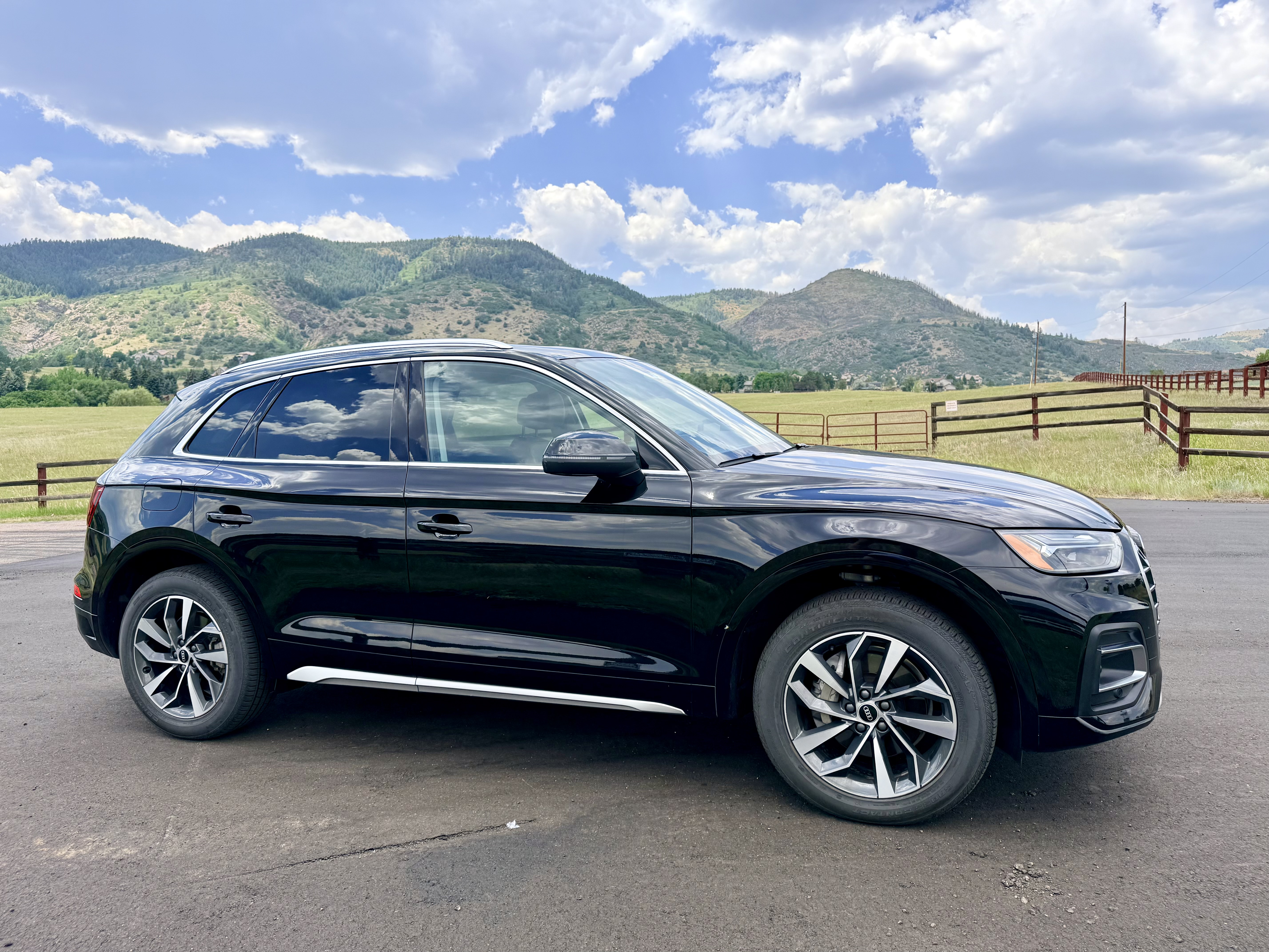 Used 2021 Audi Q5 2.0T Premium Plus w/ Premium Plus Package AWD/4WD image 2
