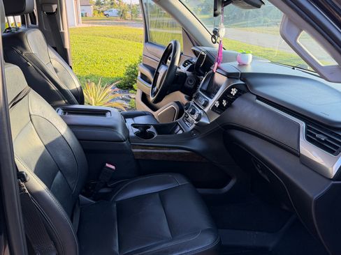 Used 2018 Chevrolet Tahoe LT w/ LT Midnight Edition image 10