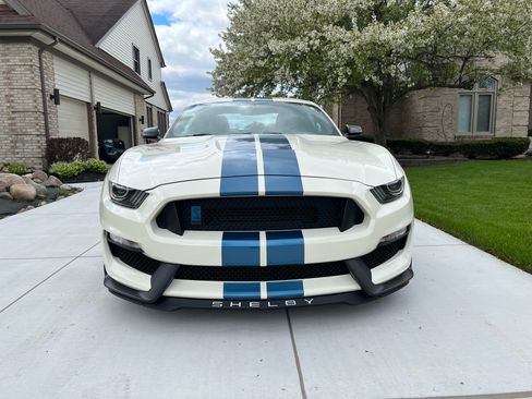Used 2020 Ford Mustang Shelby GT350 w/ Technology Package RWD image 5