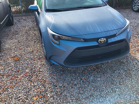 Used 2025 Toyota Corolla LE image 1