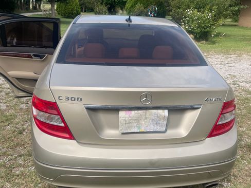 Used 2010 Mercedes-Benz C 300 4MATIC Sedan image 6