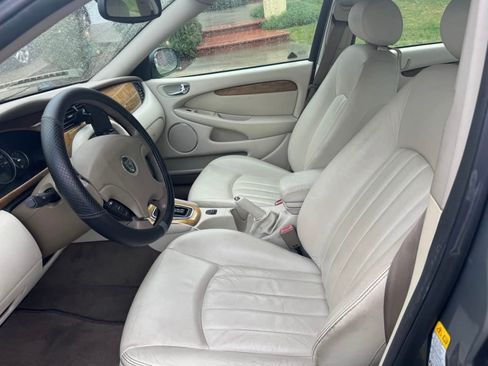 Used 2003 Jaguar X-TYPE 2.5 image 9