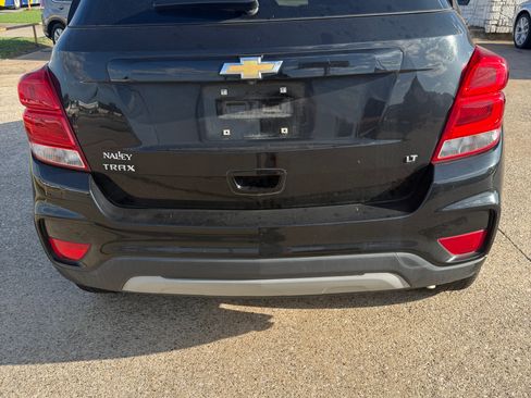 Used 2020 Chevrolet Trax LT w/ LT Convenience Package FWD image 8