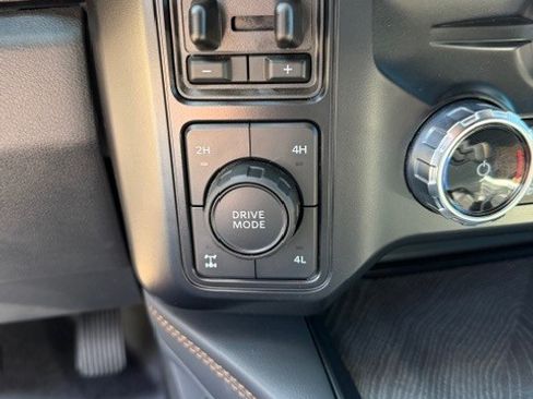 Used 2024 Ford F250 Platinum image 9