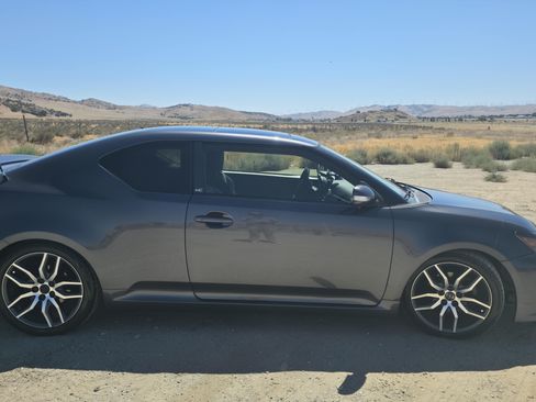 Used 2015 Scion tC image 6
