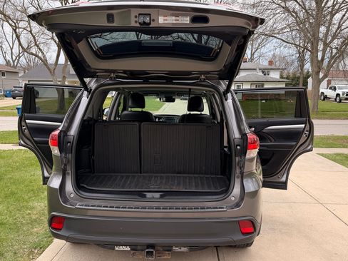 Used 2017 Toyota Highlander XLE image 5