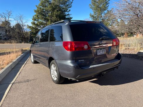 Used 2006 Toyota Sienna XLE Limited image 8