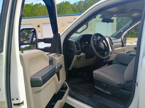 Used 2017 Ford F250 XL w/ Power Equipment Group image 15