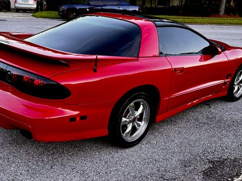Used 1999 Pontiac Firebird Formula w/ Security Pkg RWD image 9