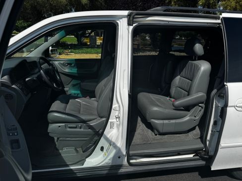 Used 2004 Honda Odyssey EX-L image 2