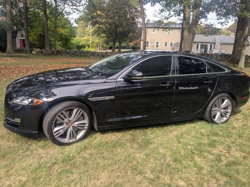 Used 2016 Jaguar XJ Supercharged image 1
