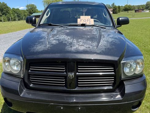 Used 2006 Dodge Dakota SLT w/ Night Runner Group AWD/4WD image 2