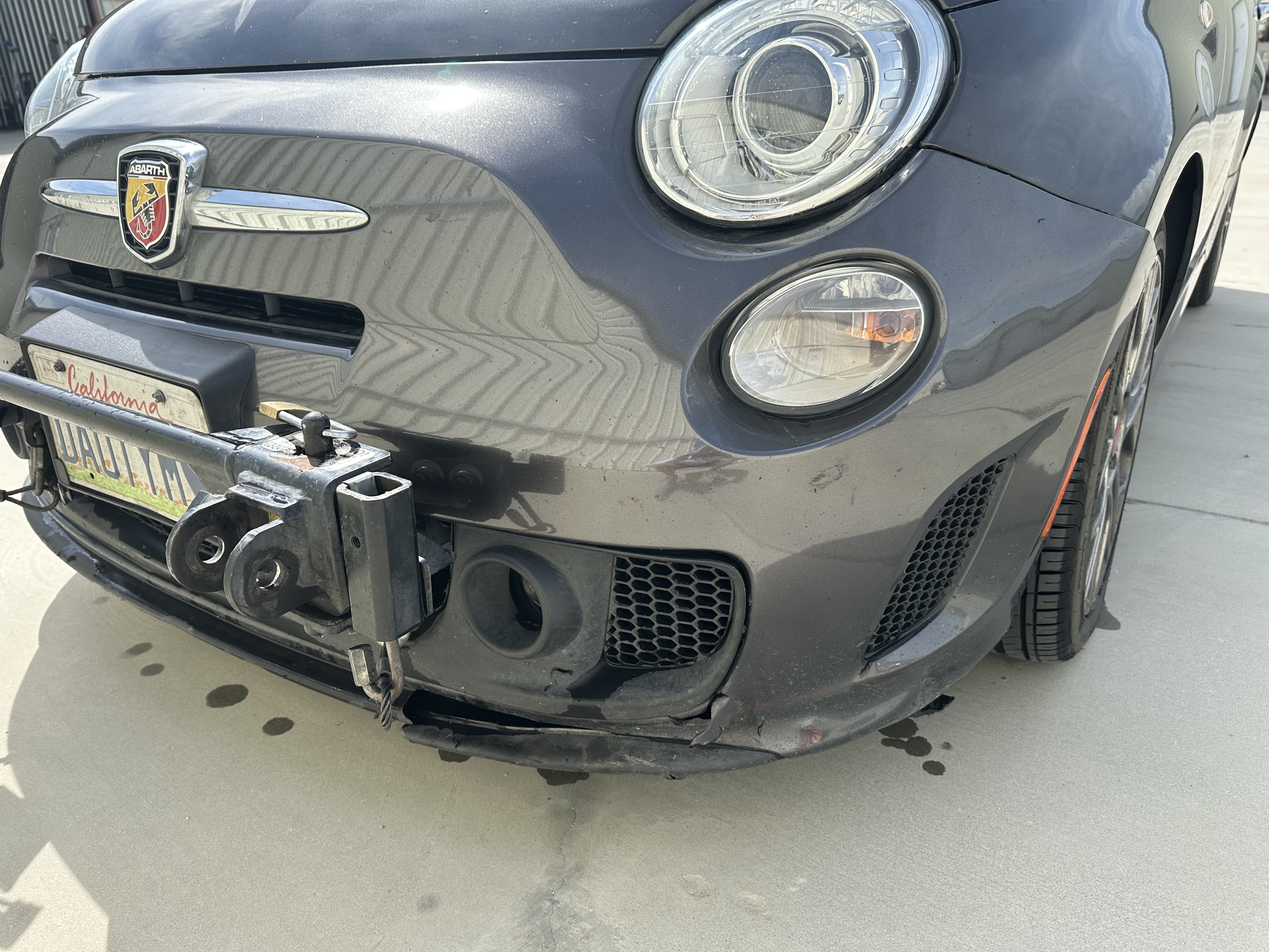 Used 2015 FIAT 500 Abarth w/ Beats Audio Package FWD image 9
