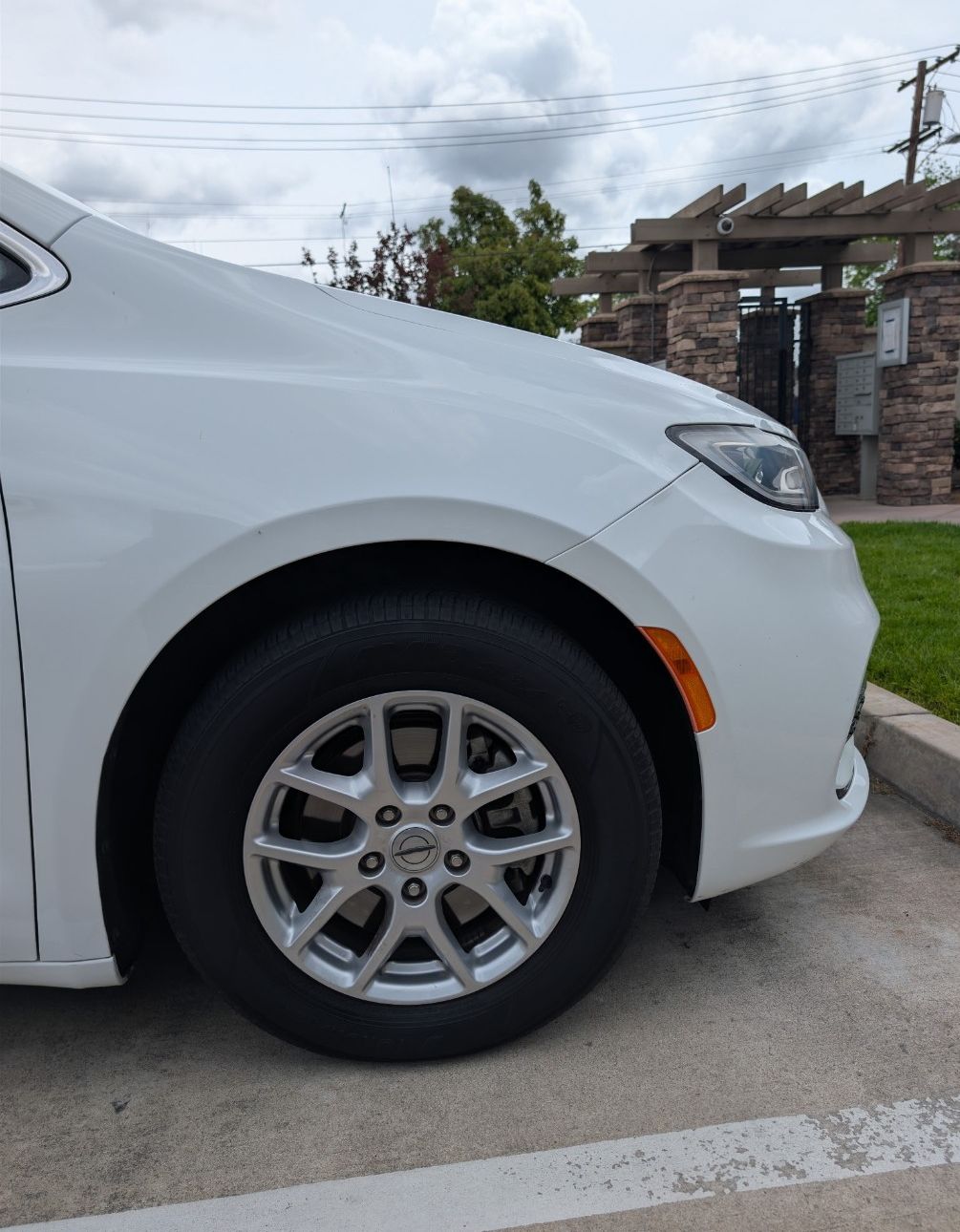 Used 2022 Chrysler Pacifica Touring-L FWD image 17