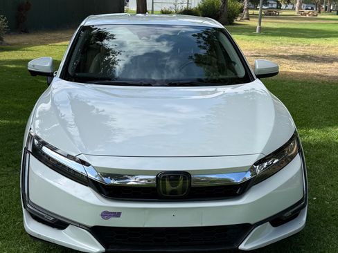 Used 2018 Honda Clarity Touring image 1