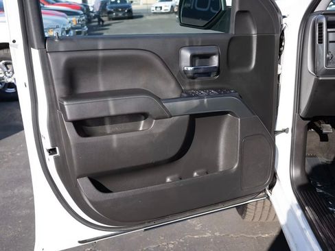 Used 2018 Chevrolet Silverado 1500 LT w/ Texas Edition RWD image 4