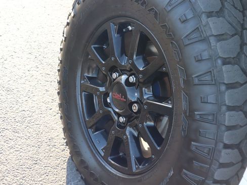 Used 2016 Toyota Land Cruiser image 21