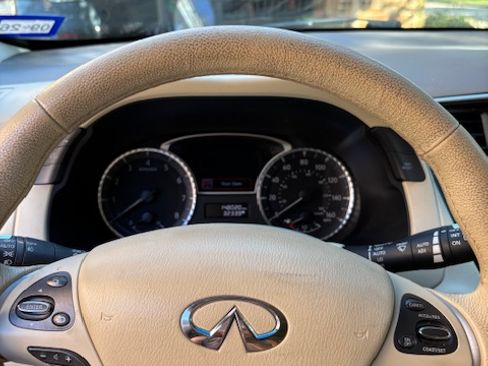 Used 2014 INFINITI QX60 AWD w/ Deluxe Touring Package image 9