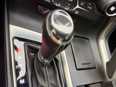 Used 2019 Chevrolet Corvette Stingray Coupe w/ 1LT RWD image 17