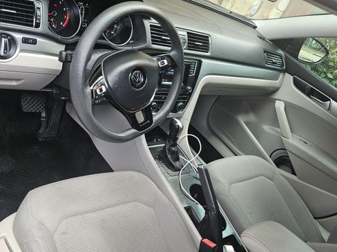 Used 2016 Volkswagen Passat 1.8T R-Line image 8