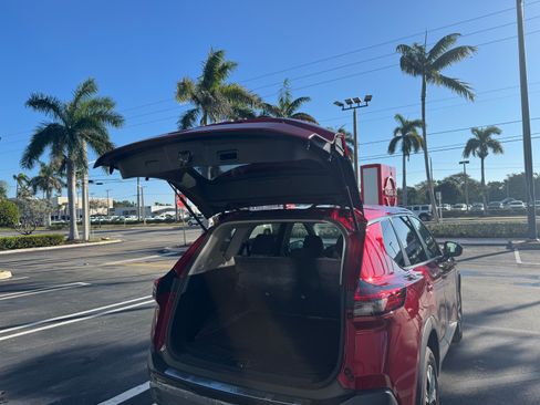 Used 2022 Nissan Rogue SV image 14